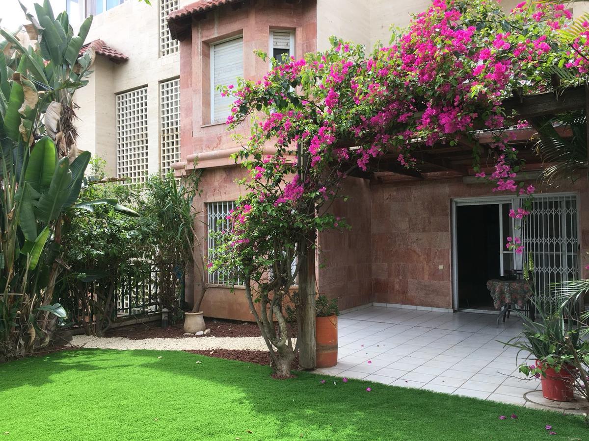 Pool & Garden Rehovot Exterior photo